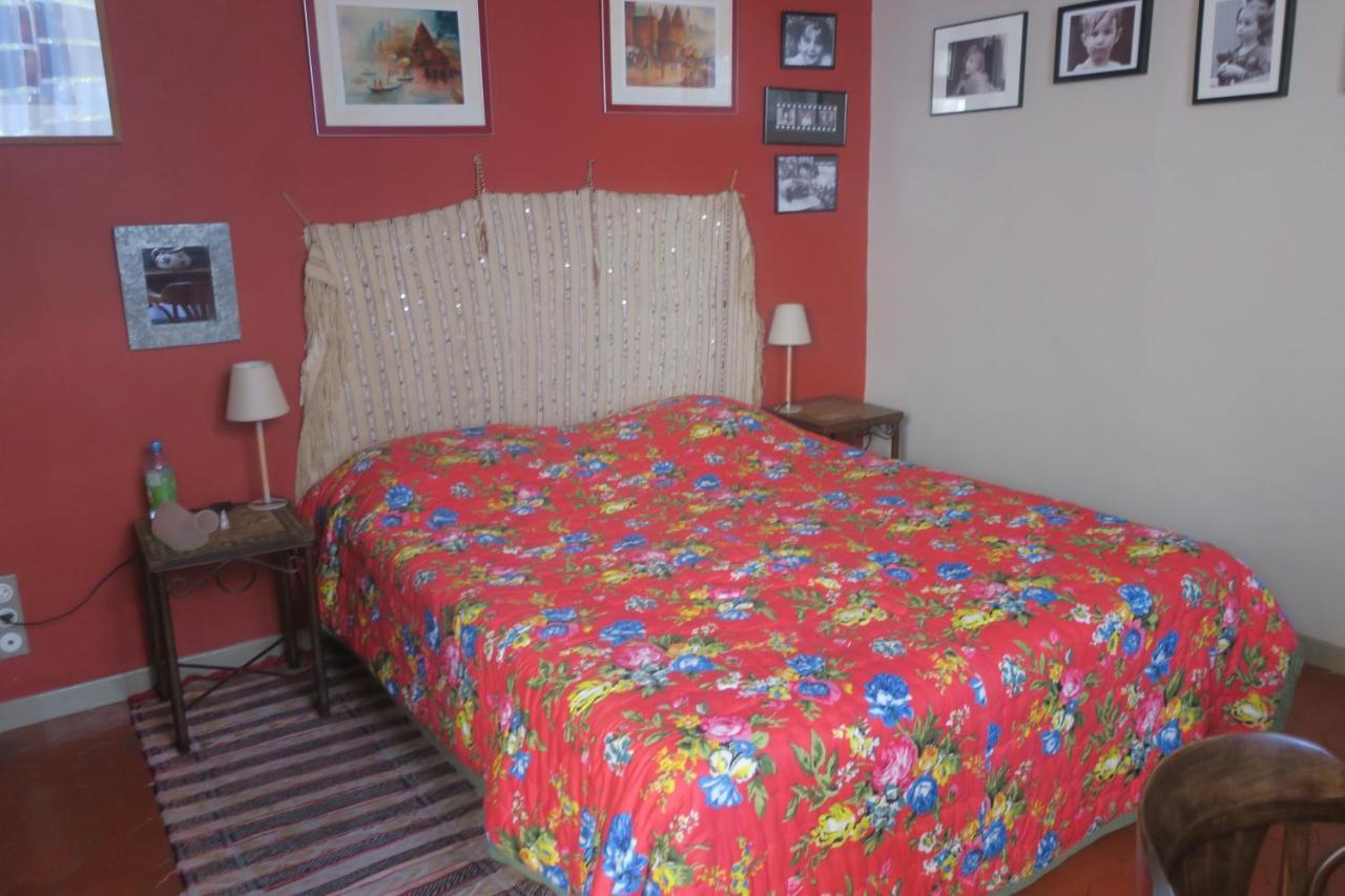 Tombe La Nefle Bed and Breakfast Avignon Exteriör bild