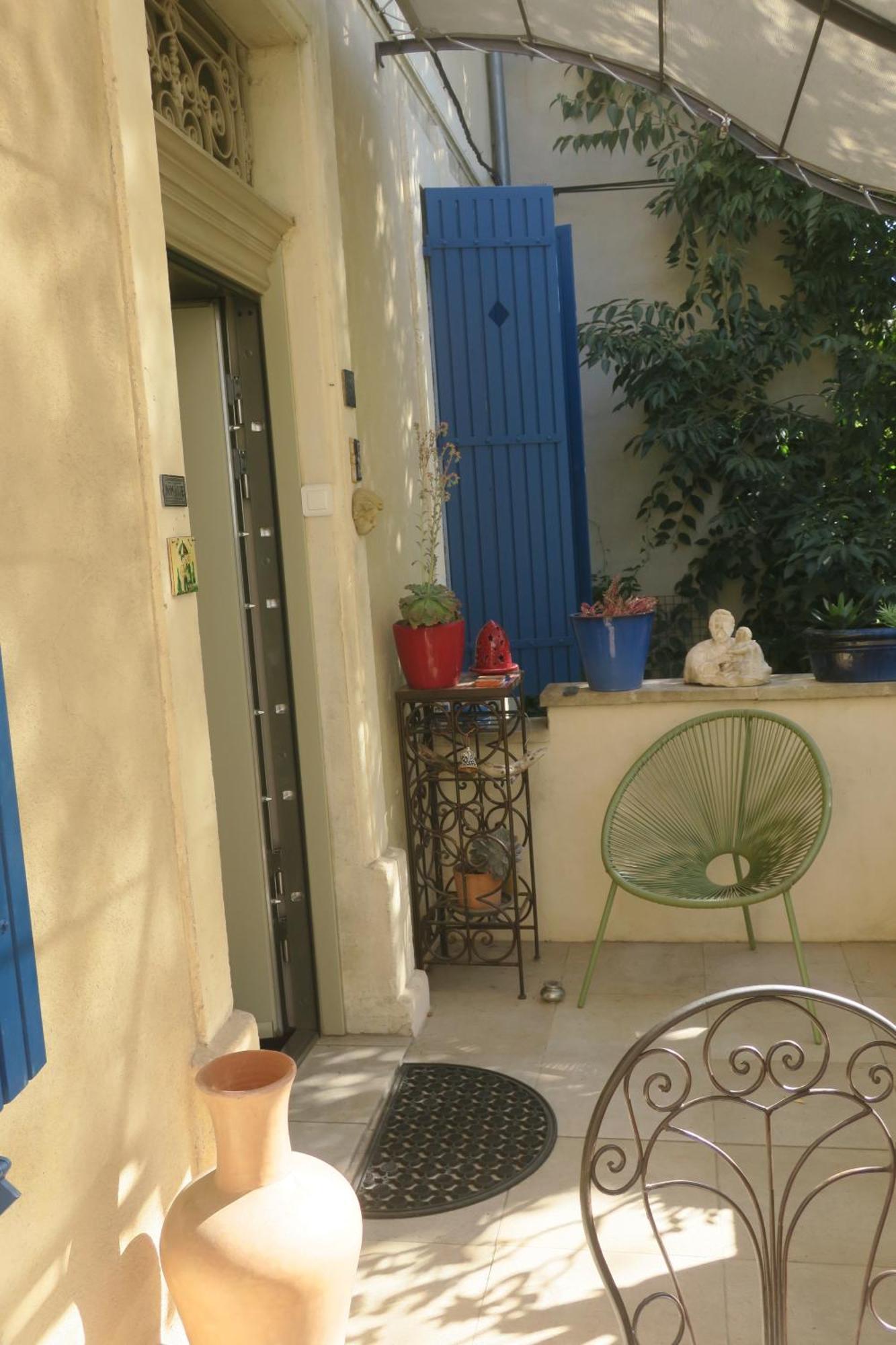 Tombe La Nefle Bed and Breakfast Avignon Exteriör bild