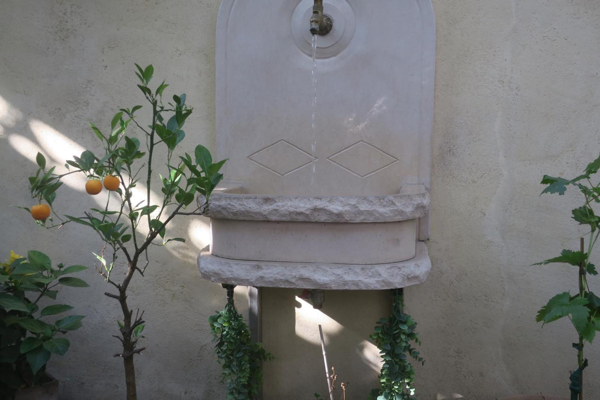 Tombe La Nefle Bed and Breakfast Avignon Exteriör bild