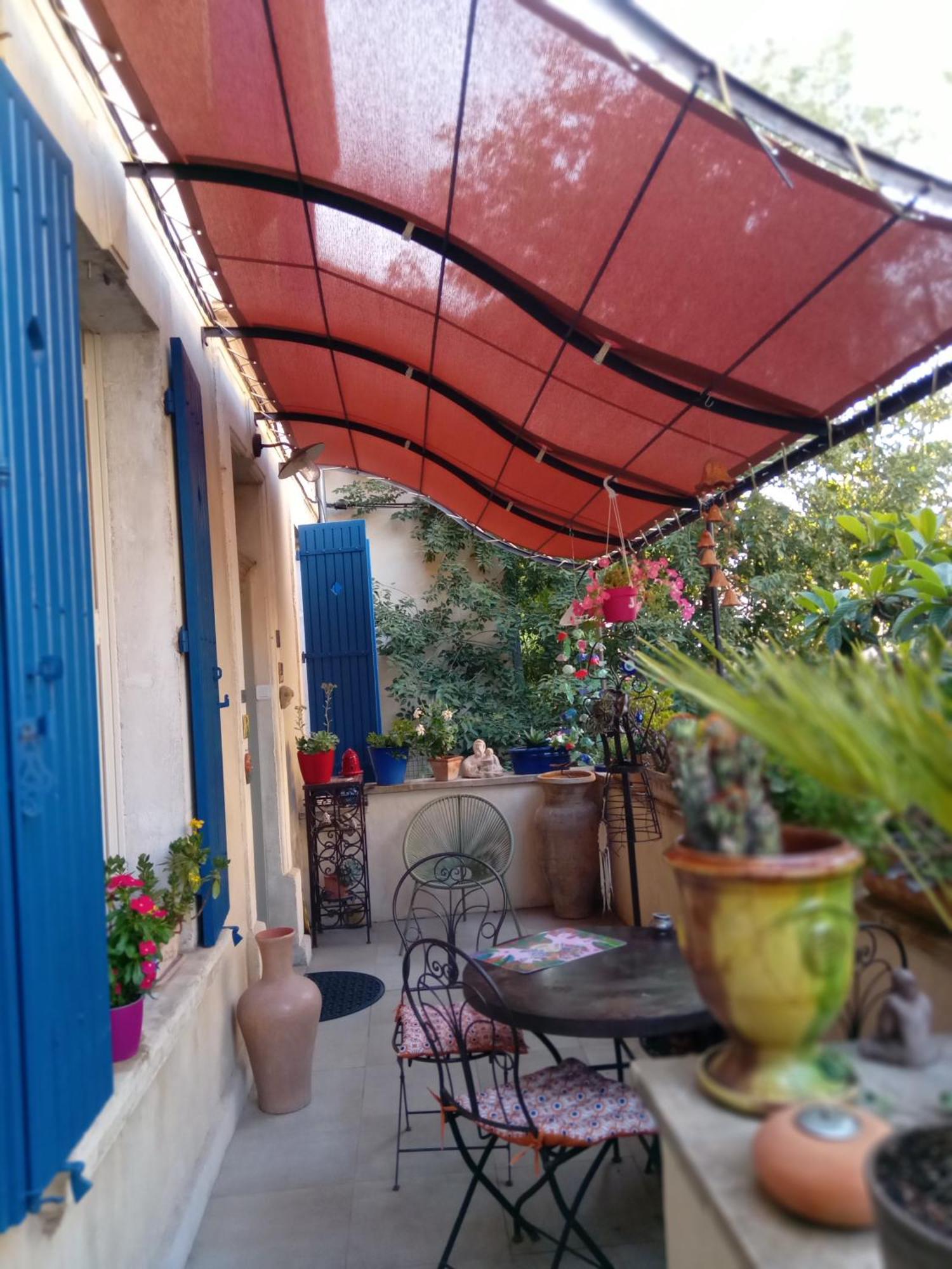 Tombe La Nefle Bed and Breakfast Avignon Exteriör bild